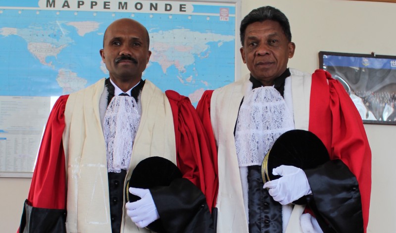 M. Jean de Dieu Rakotonramihamina (Premier président de la Cour des comptes de la République de Madagascar), and Monsieur HERISON Olivier Ernest Andriantsoa, Commissaire Général du Trésor Public du Madagascar.